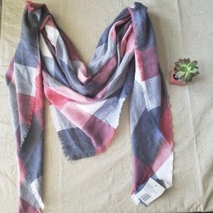 NWT Plaid triangle scarf